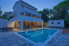 Elegant Villa Chiara with pool